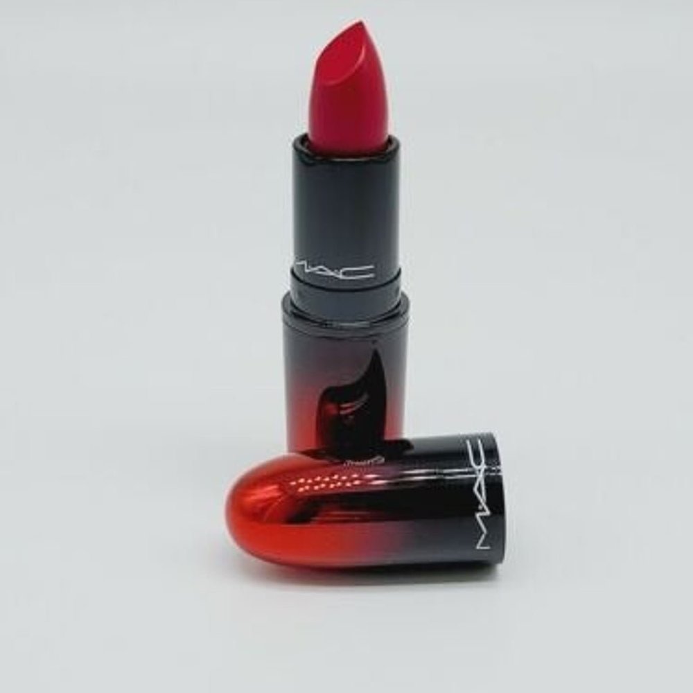 Mac Love Me Lipstick "Nine Lives " # 420